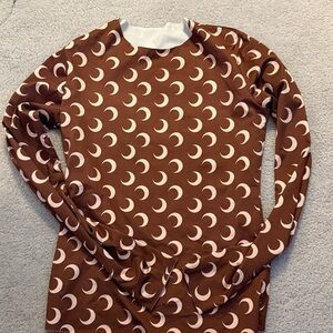 Brown and White Crescent Moon Patterned Top